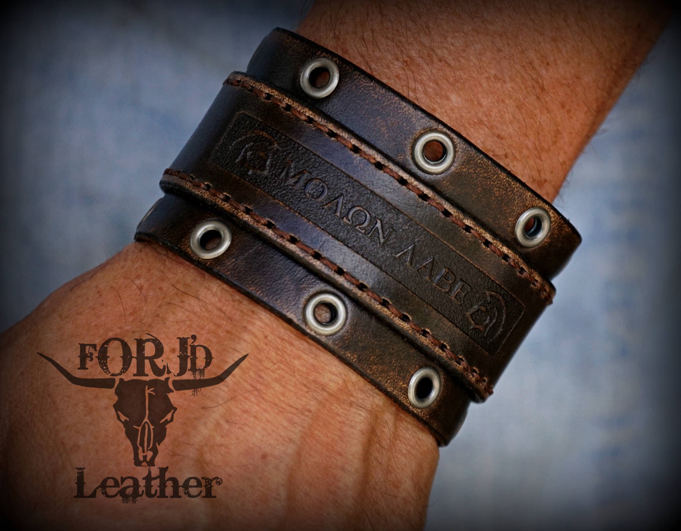 An application scenario or product detail of custom made leather bracelets - Image 12