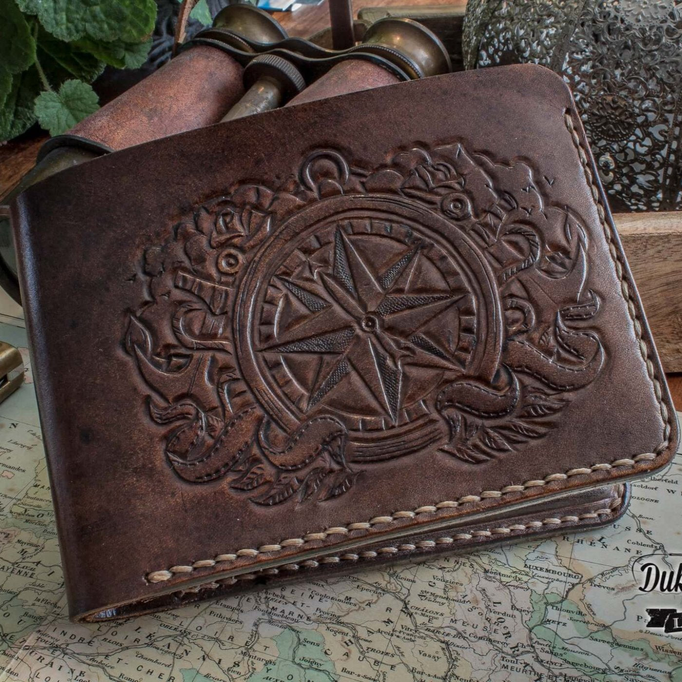 An application scenario or product detail of custom made leather wallets - Image 1