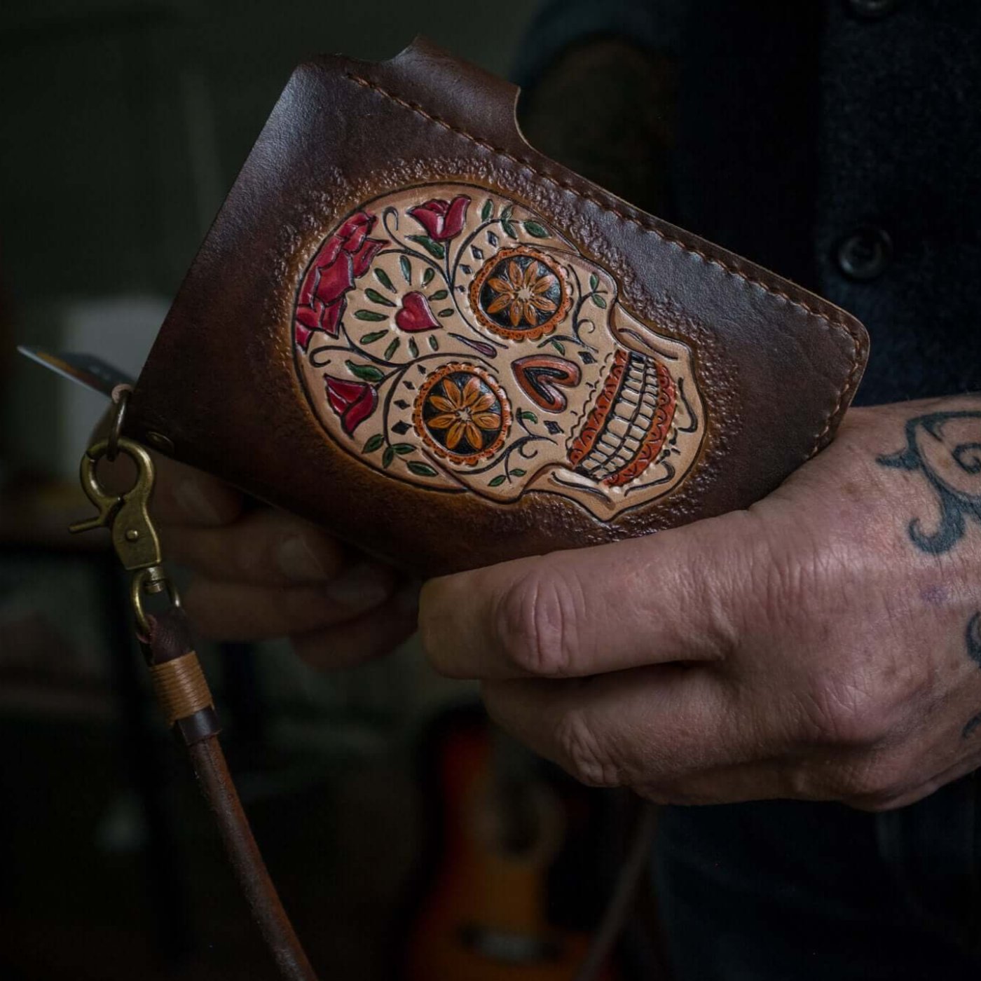 An application scenario or product detail of custom made leather wallets - Image 3