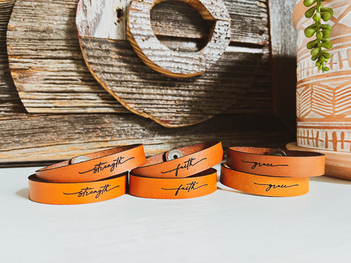 An application scenario or product detail of custom made leather wristbands - Image 19