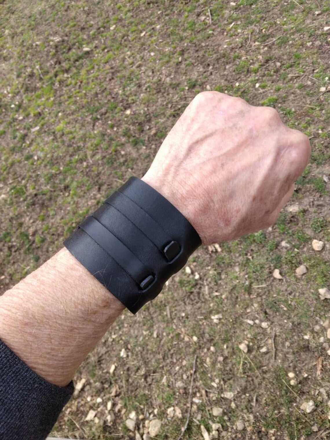 An application scenario or product detail of custom made leather wristbands - Image 24