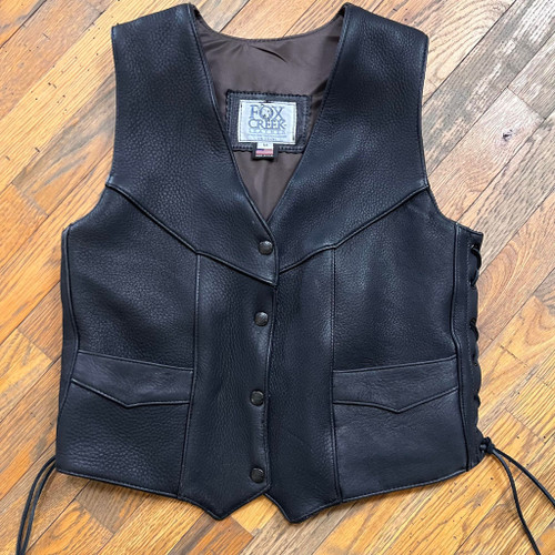 An application scenario or product detail of customize leather vest - Image 4