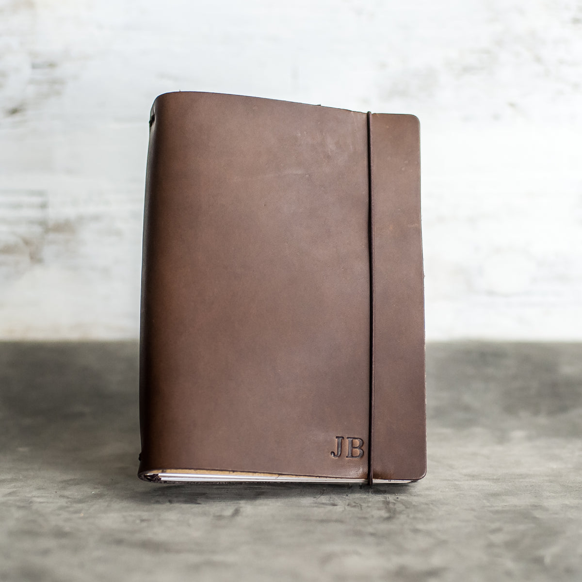 An application scenario or product detail of customized leather journal - Image 6