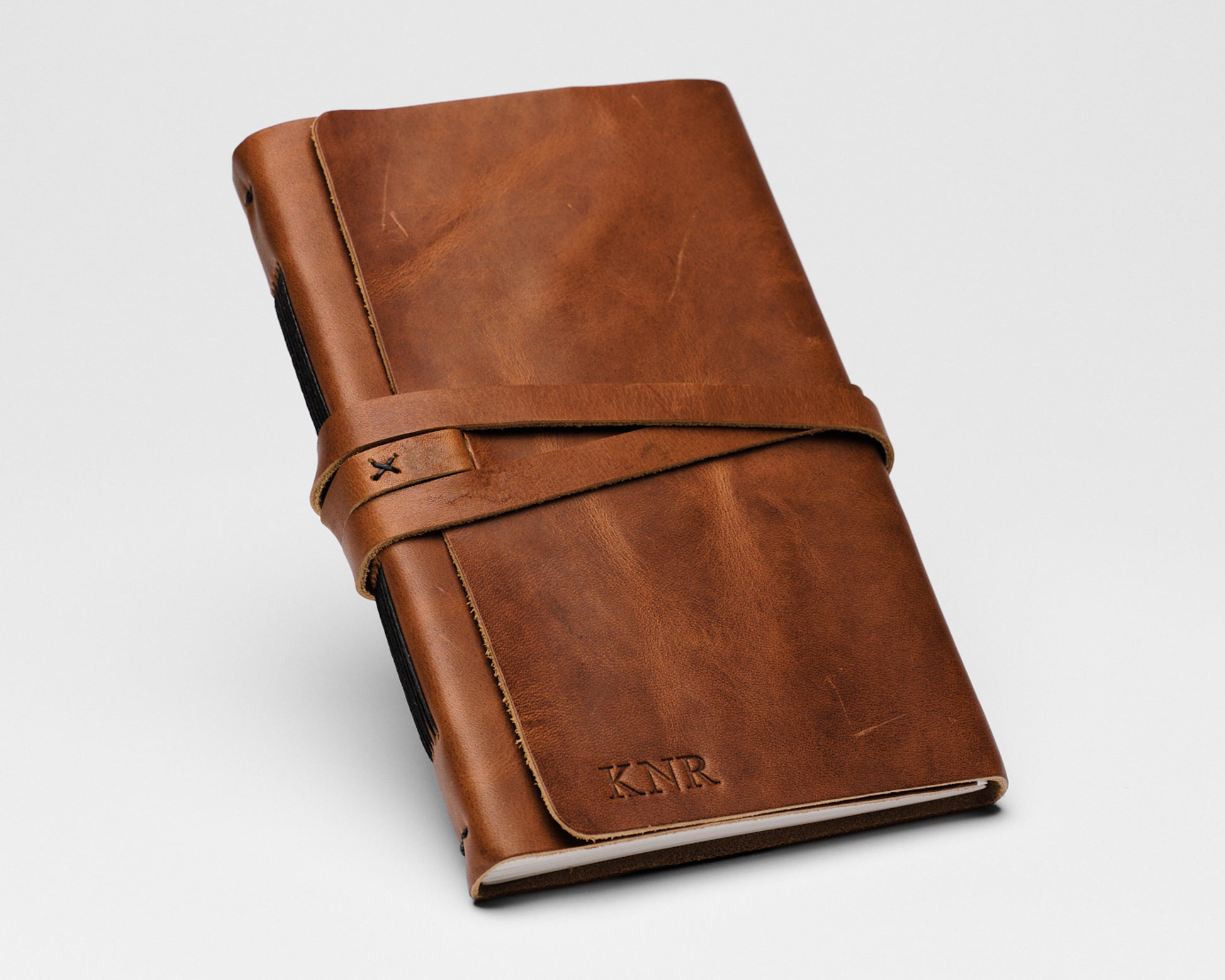 An application scenario or product detail of customized leather journal - Image 13