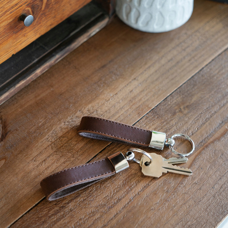 An application scenario or product detail of customized leather keychain - Image 8
