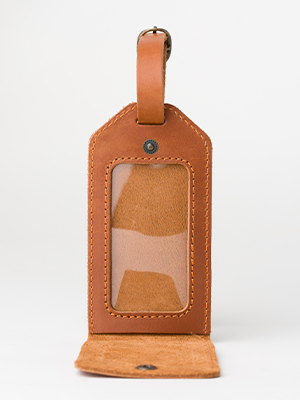 An application scenario or product detail of customized leather luggage tags - Image 18