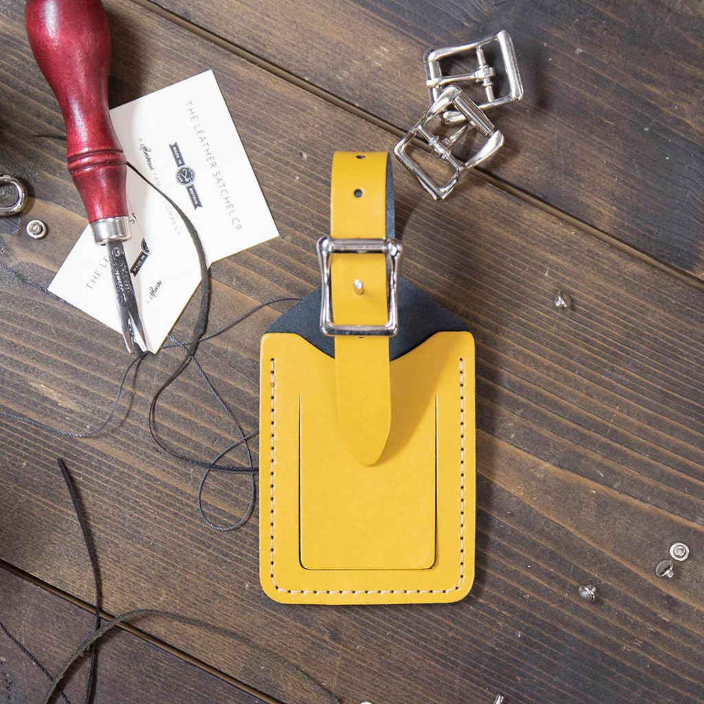 An application scenario or product detail of customized leather luggage tags - Image 24