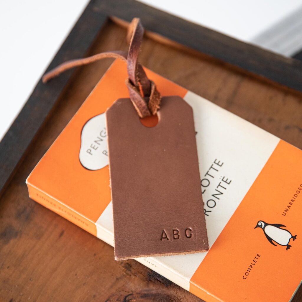 Featured image for the customized leather luggage tags guide