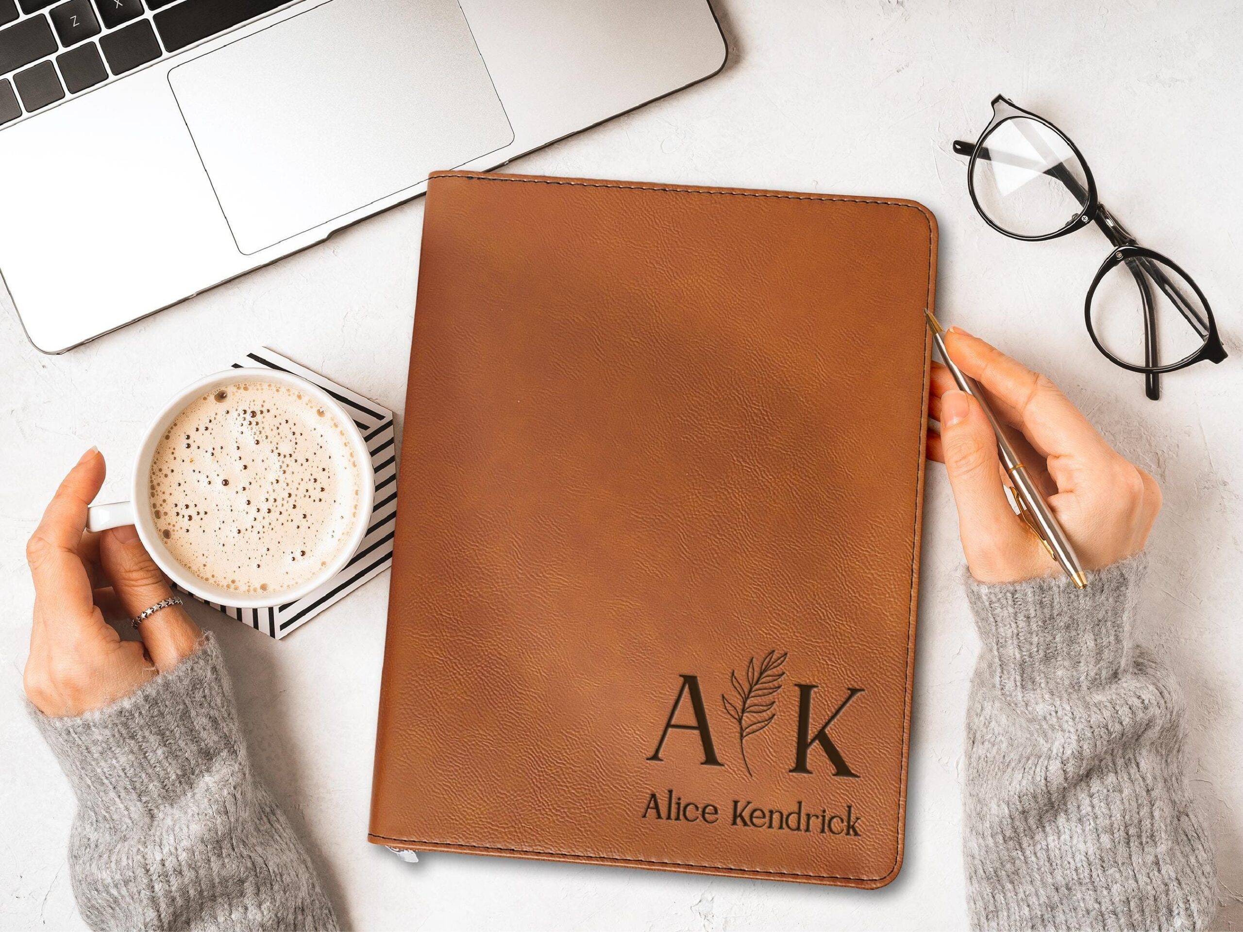 An application scenario or product detail of customized leather portfolio - Image 24