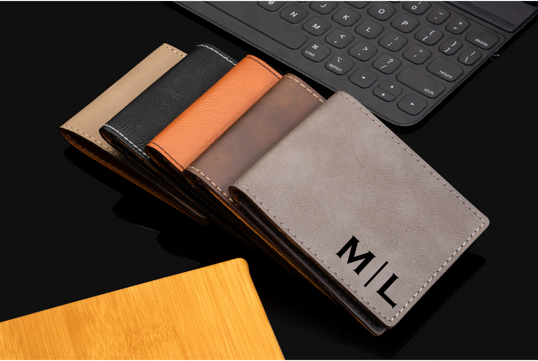 An application scenario or product detail of customized leather wallet - Image 15