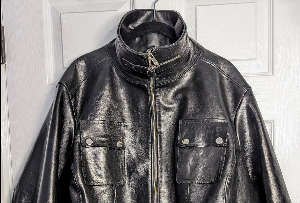 An application scenario or product detail of customizing leather jacket - Image 10