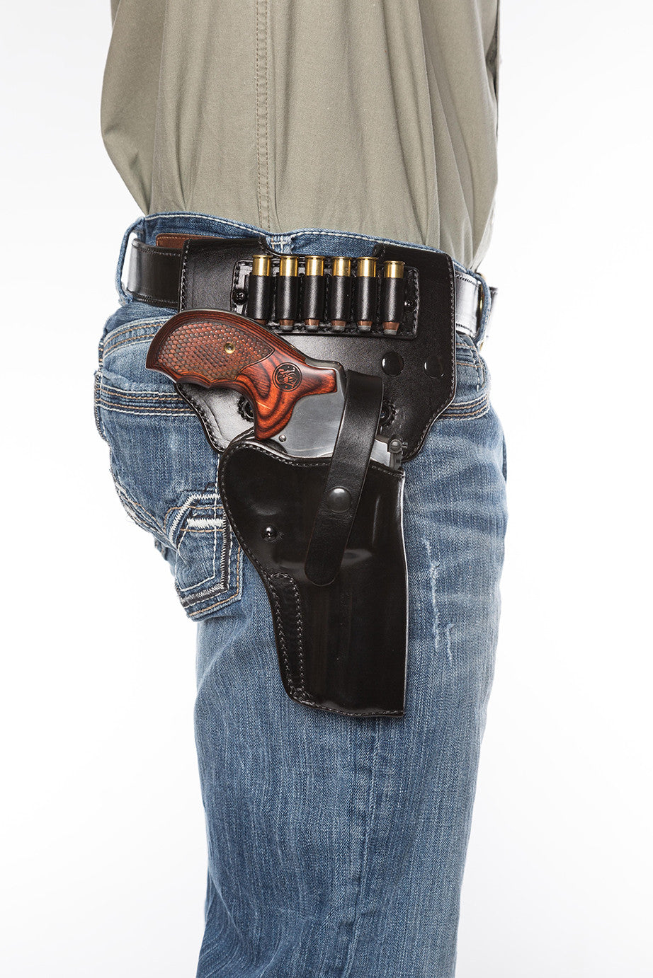 An application scenario or product detail of diamond d custom leather holsters - Image 11
