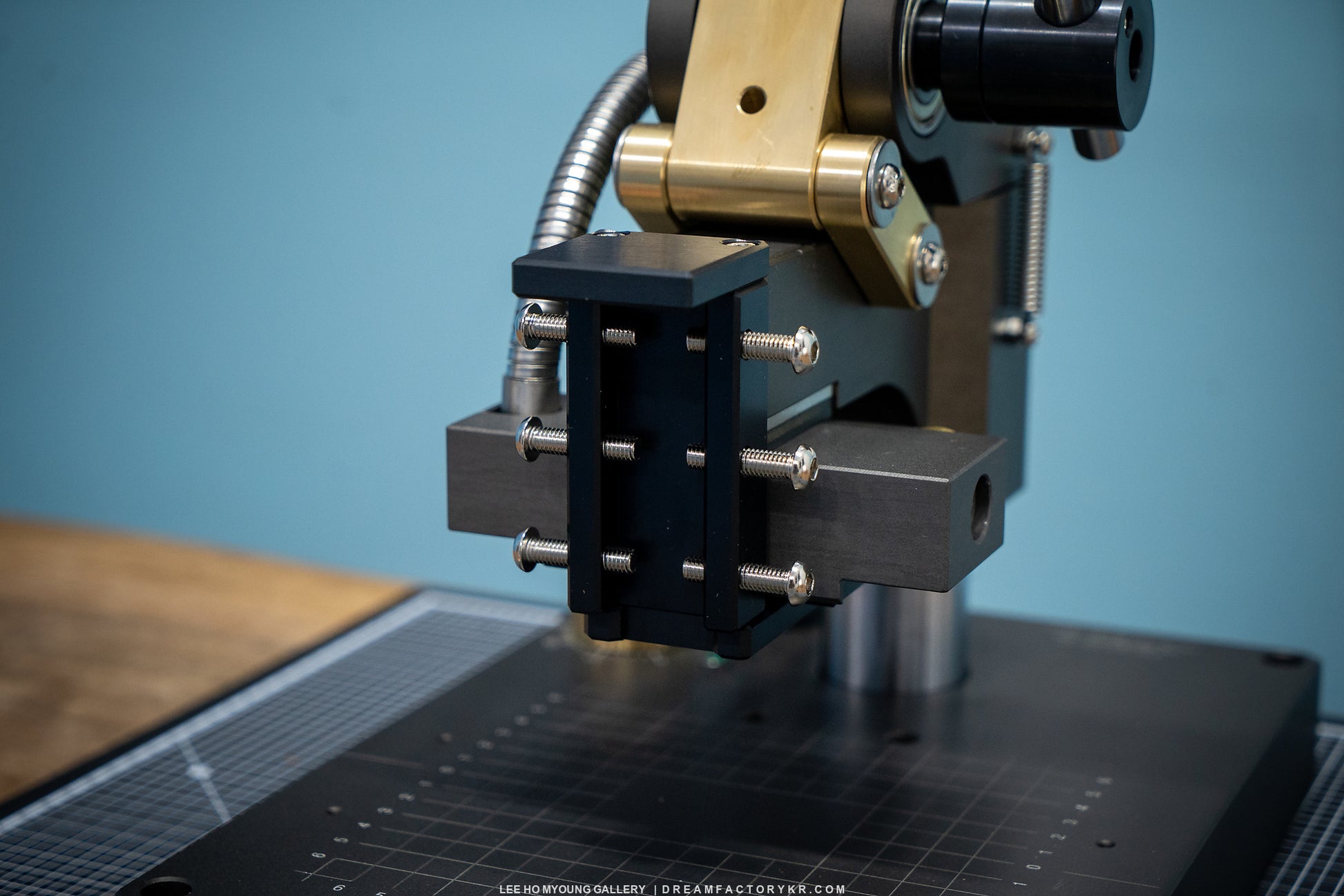 An application scenario or product detail of dream factory leather - Image 8