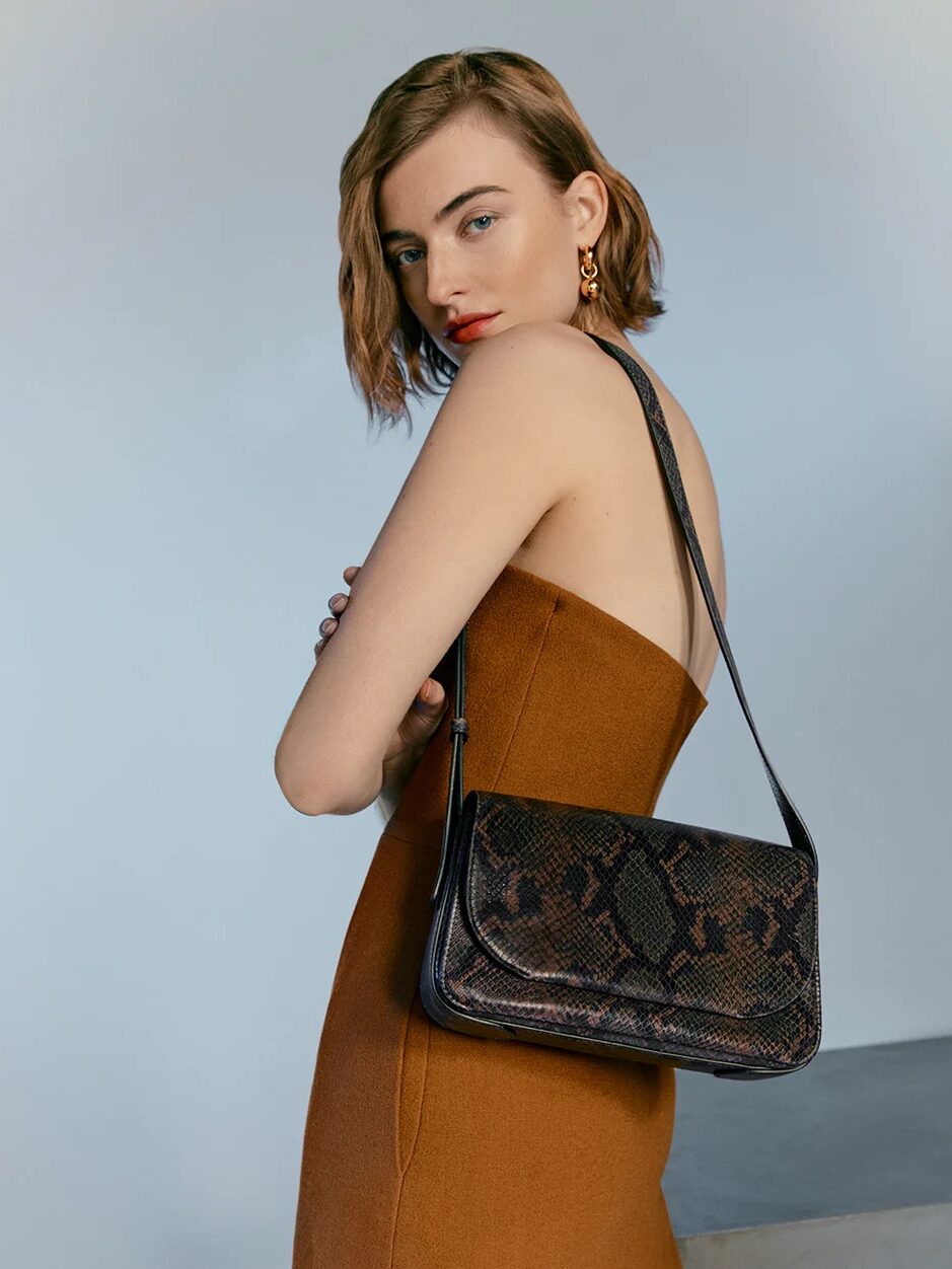 An application scenario or product detail of fair trade leather handbags - Image 11