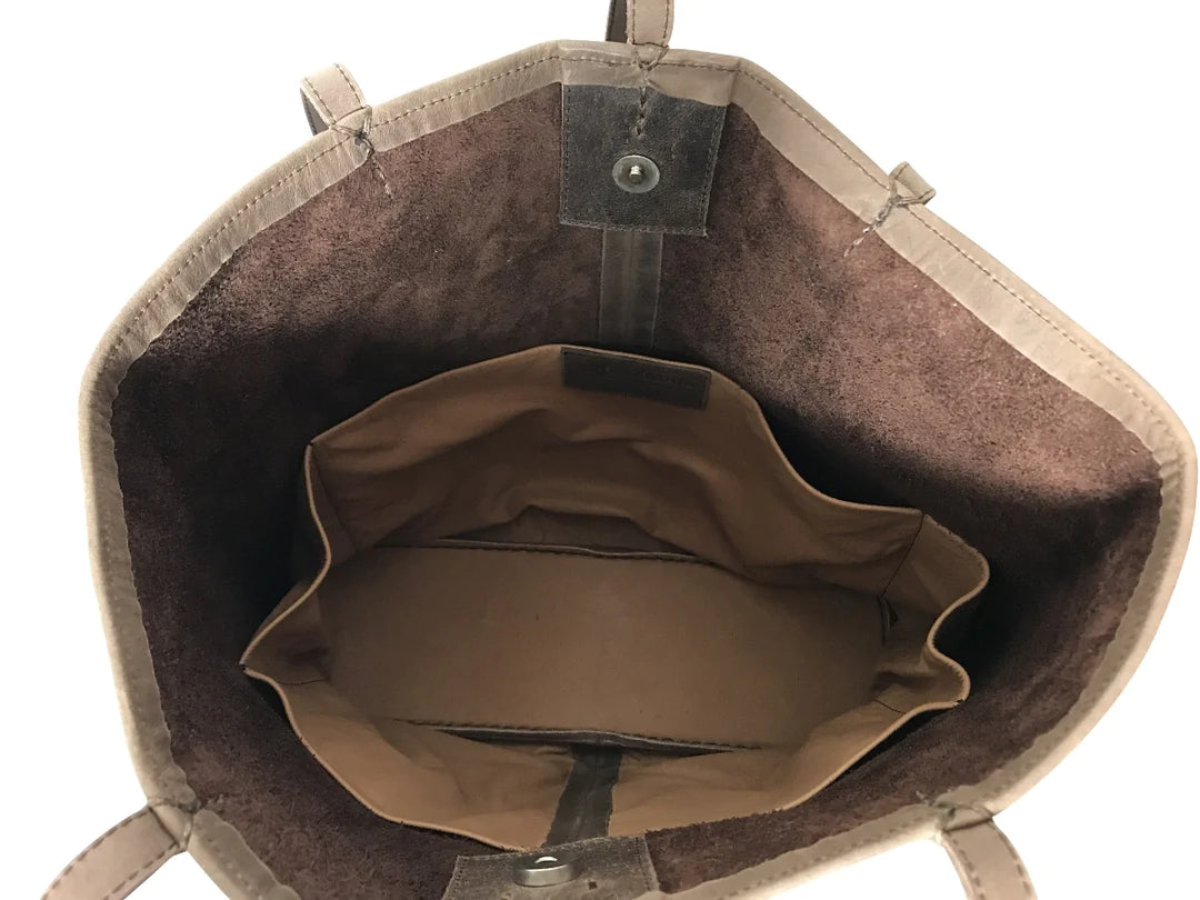 An application scenario or product detail of fair trade leather purse - Image 14