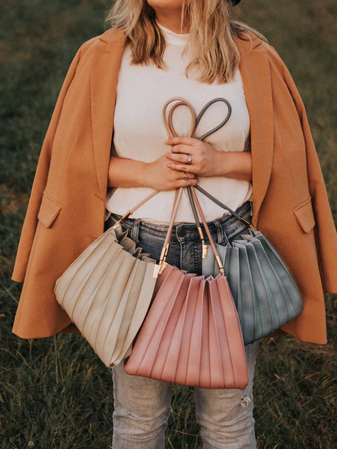 An application scenario or product detail of fair trade leather purse - Image 18
