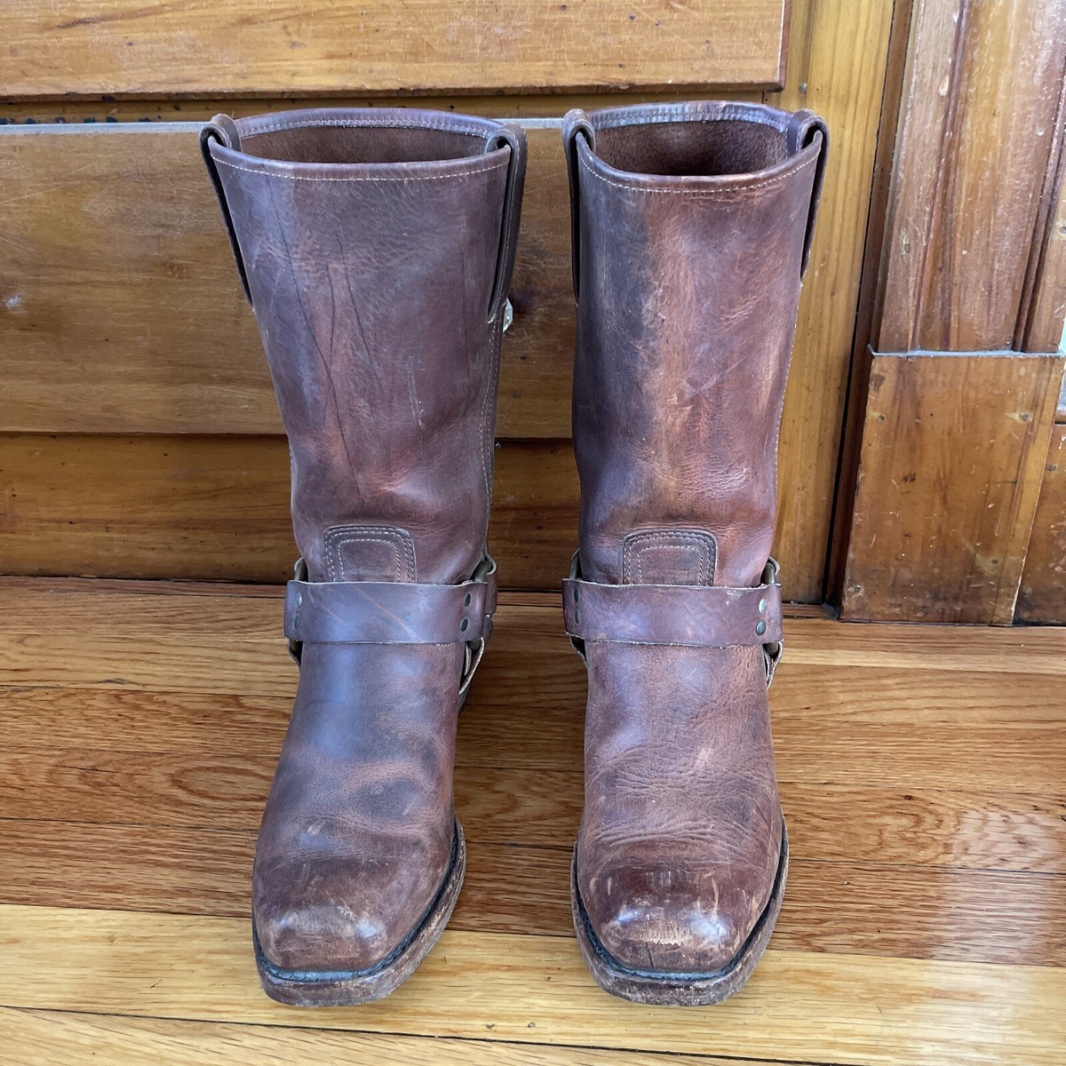 An application scenario or product detail of frye leather company - Image 4