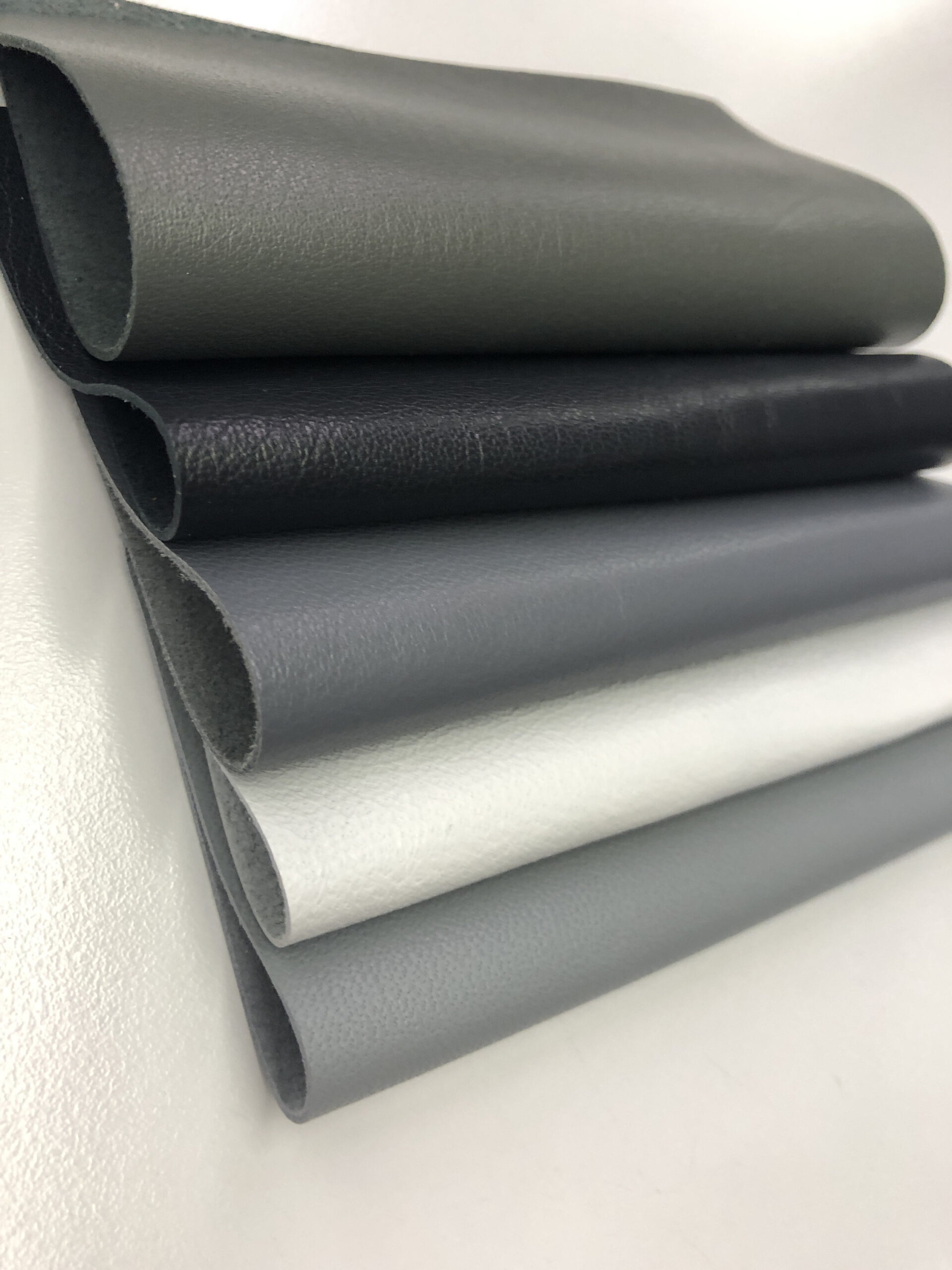 An application scenario or product detail of gray leather fabric - Image 8