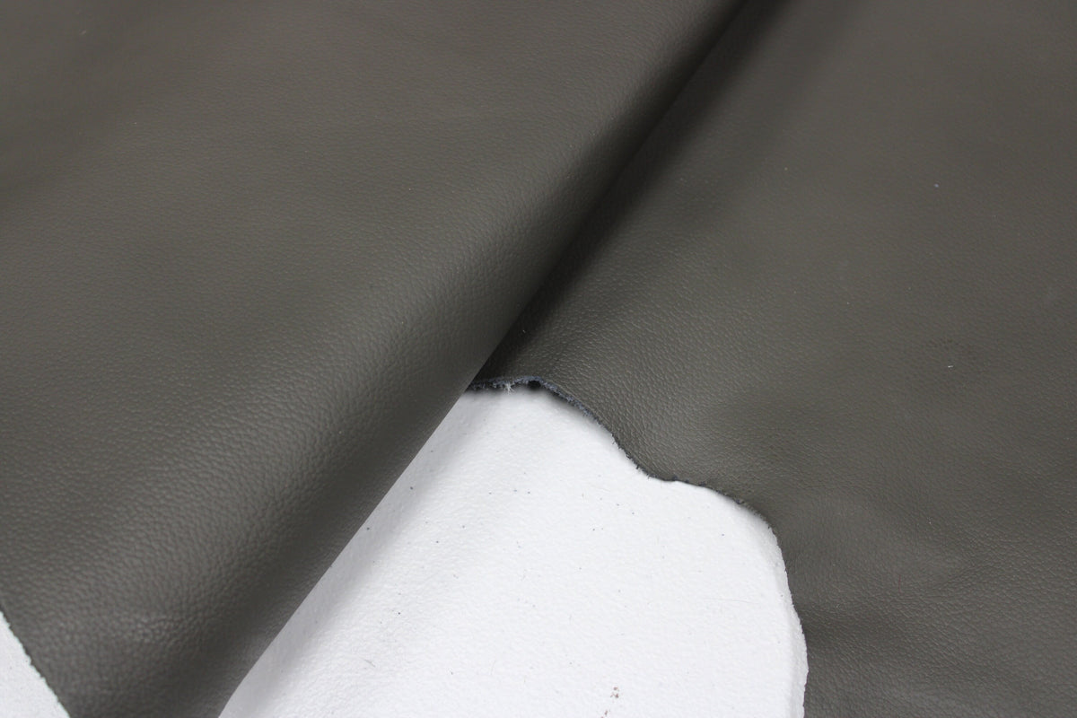 An application scenario or product detail of gray leather fabric - Image 15