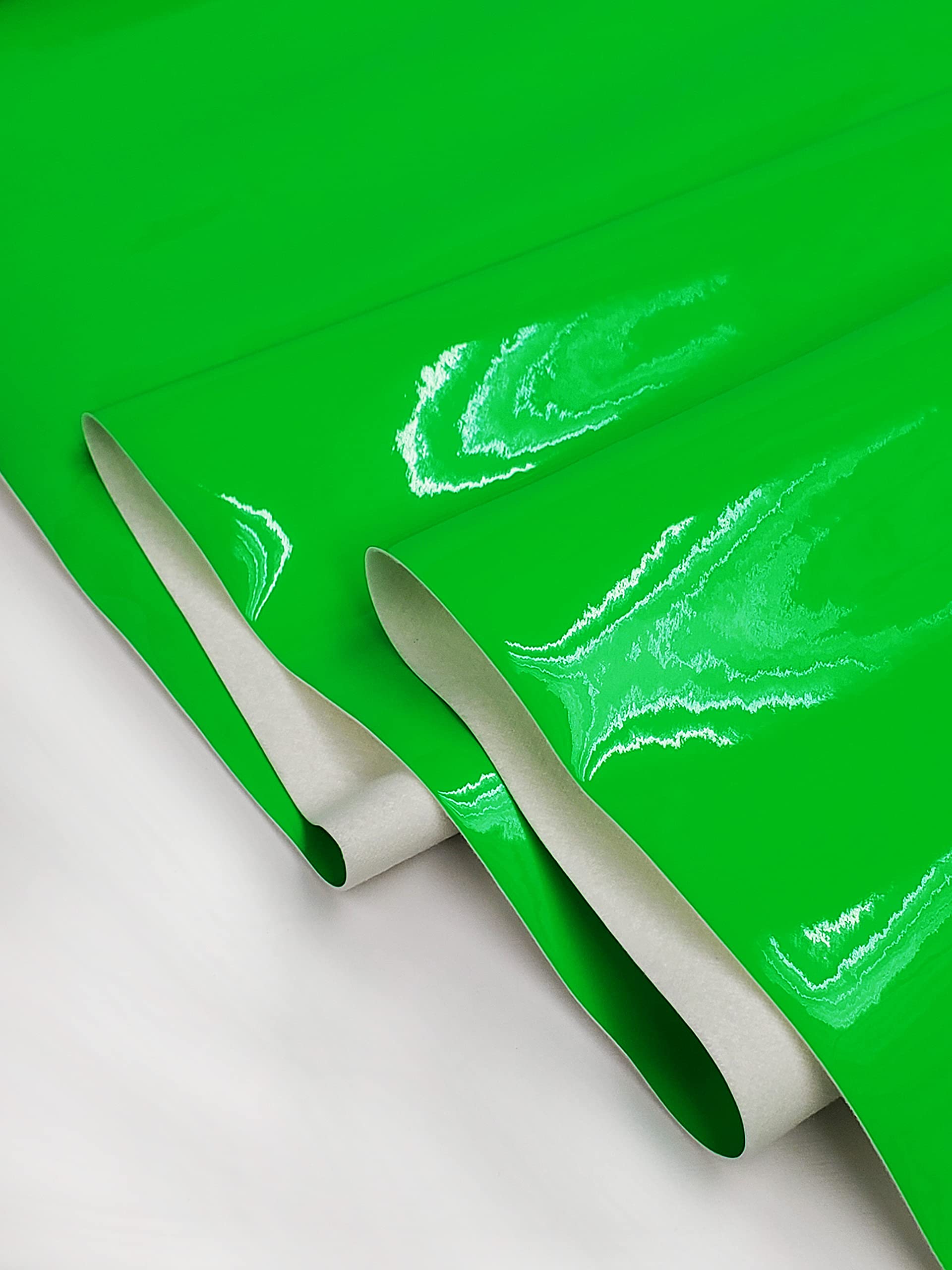 An application scenario or product detail of green leather fabric - Image 13
