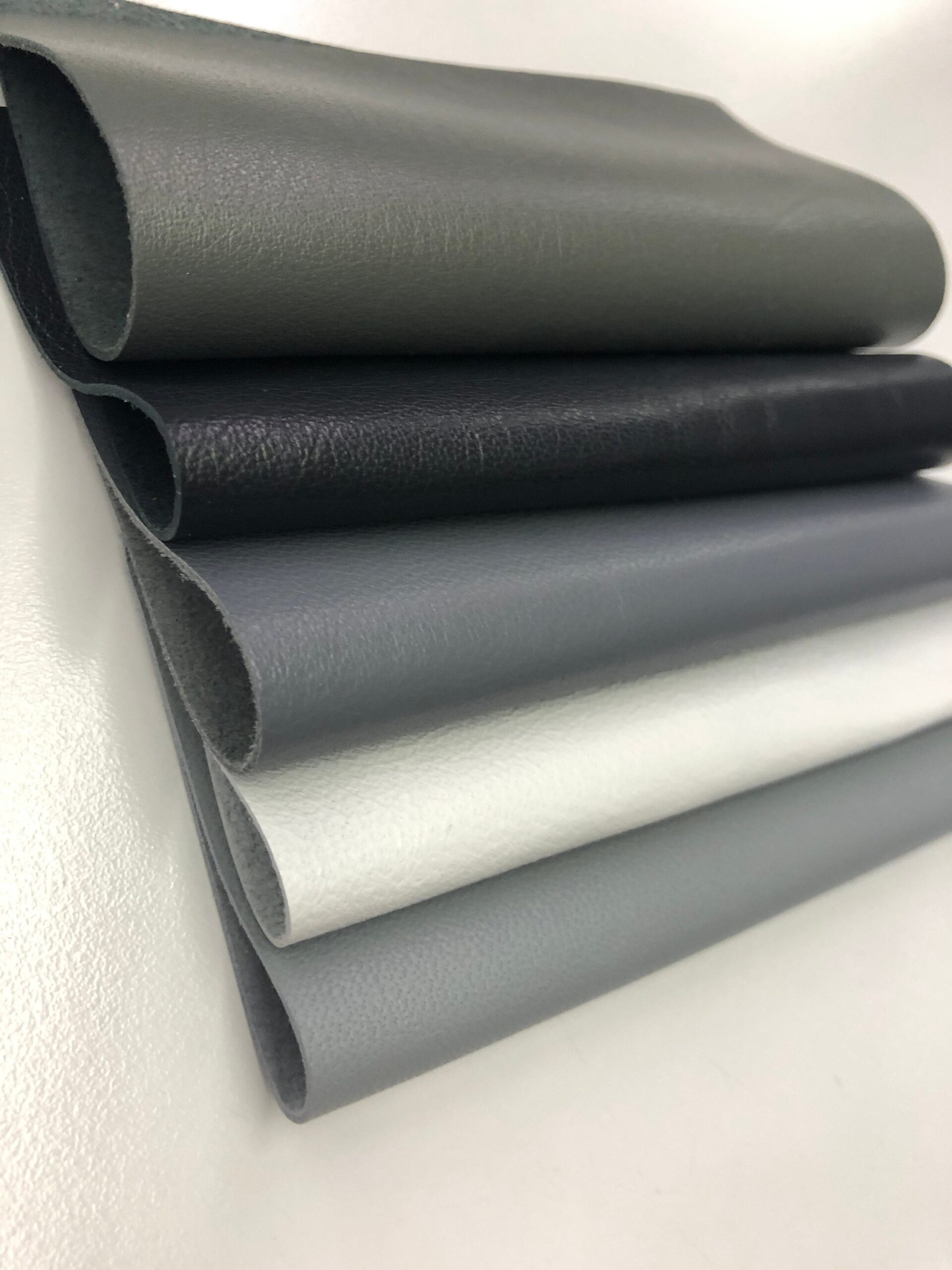 An application scenario or product detail of grey leather fabric - Image 7
