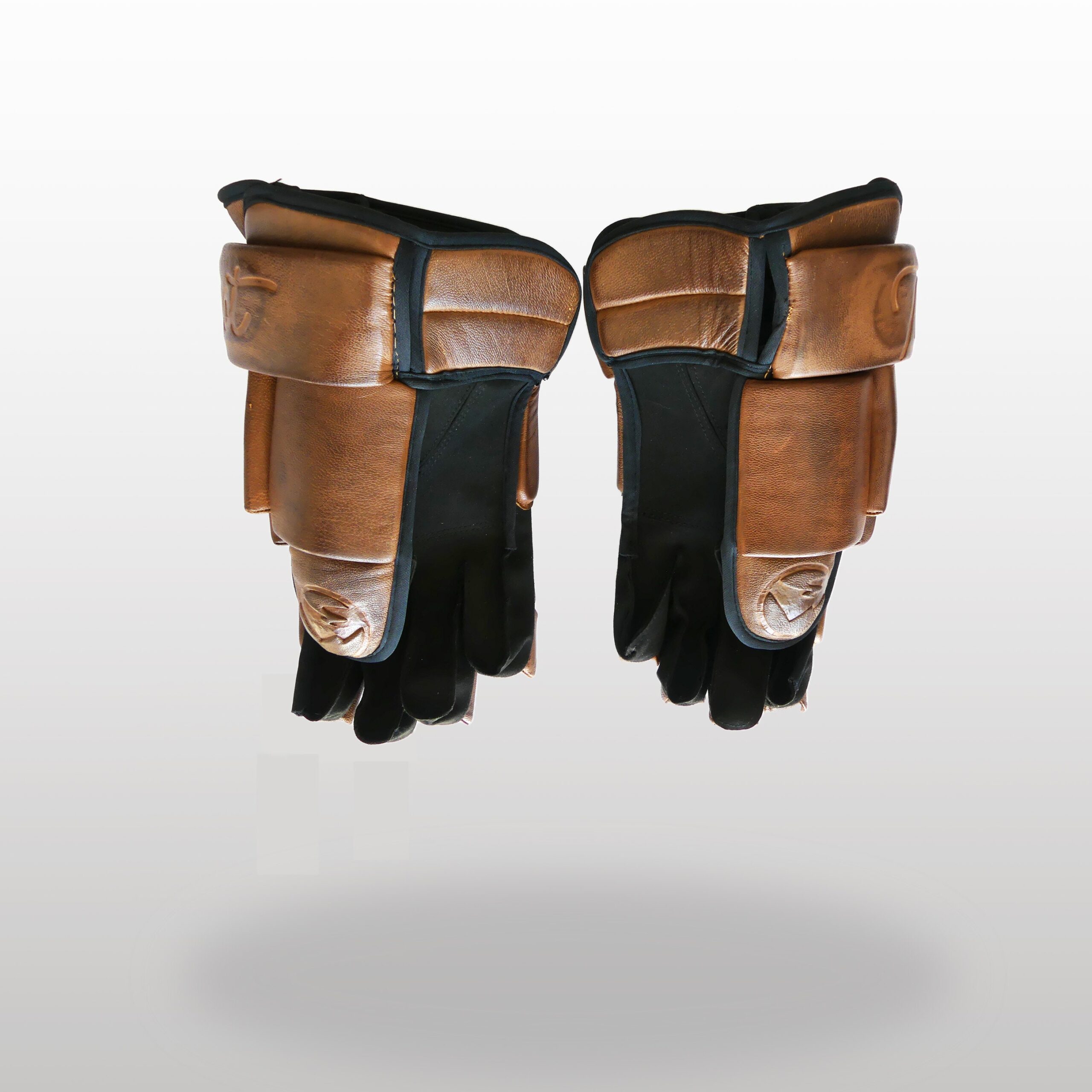 An application scenario or product detail of hockey gloves leather - Image 10