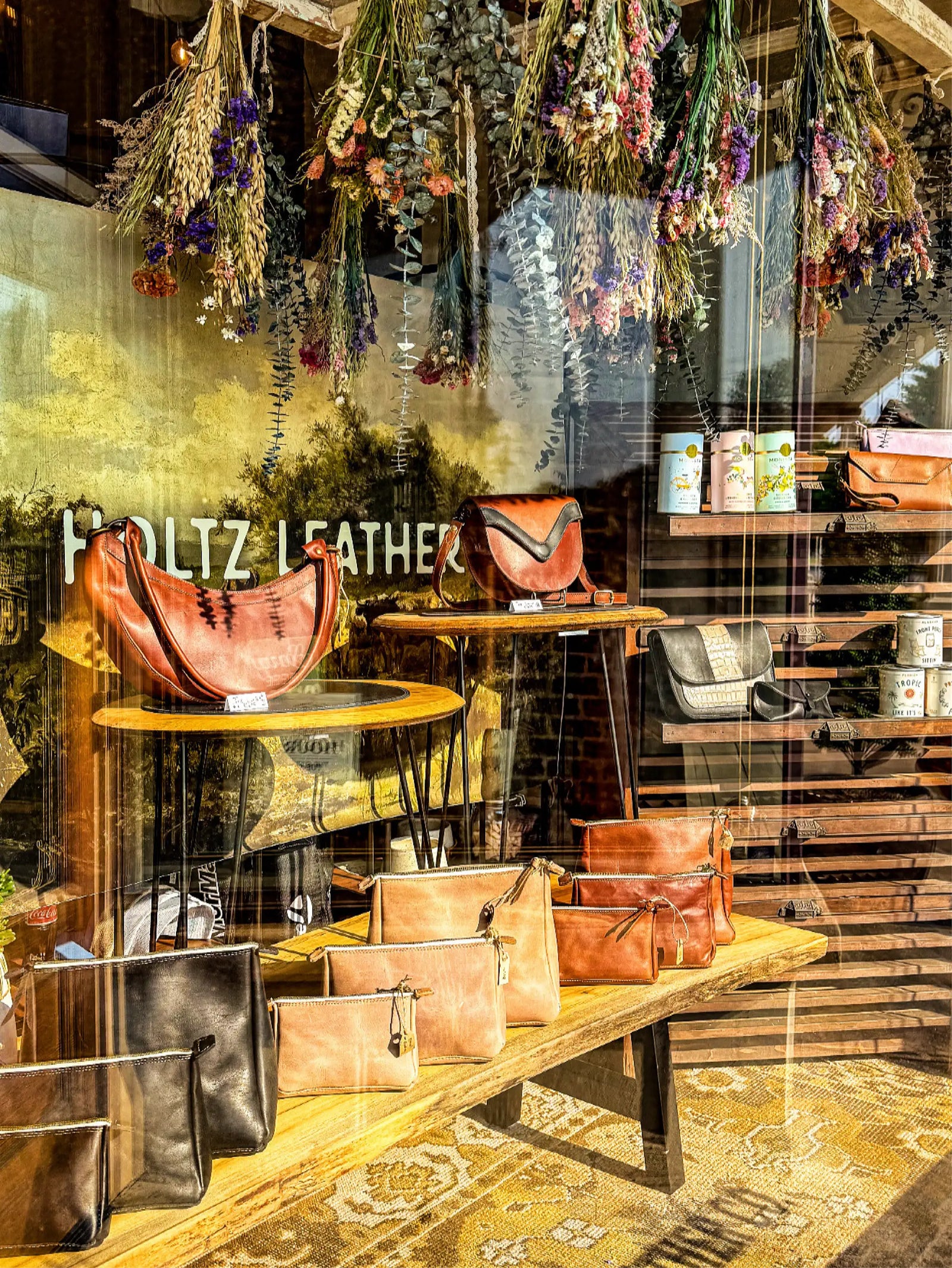 An application scenario or product detail of holtz leather company huntsville al - Image 12