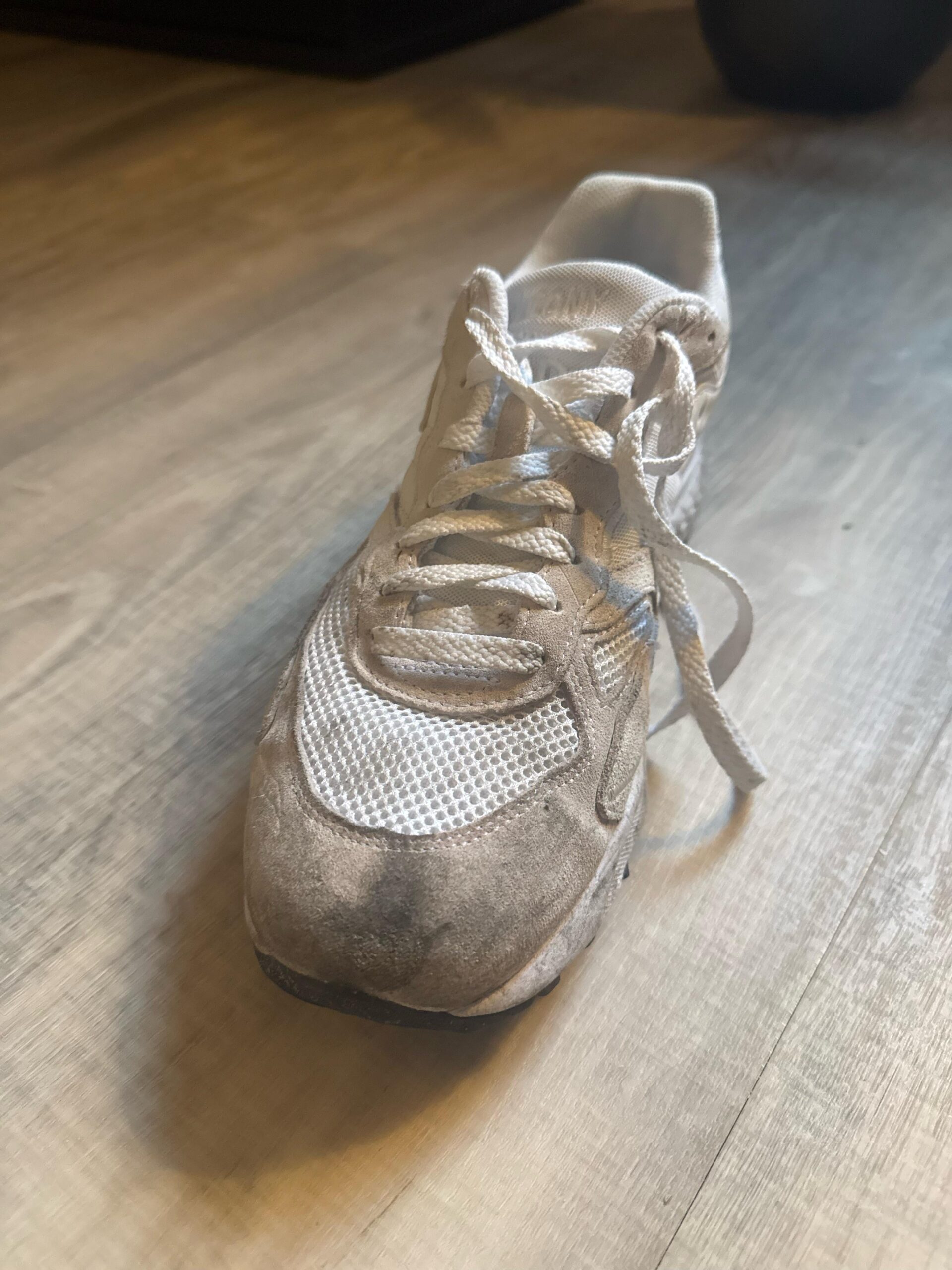 An application scenario or product detail of how do you clean faux suede shoes - Image 11