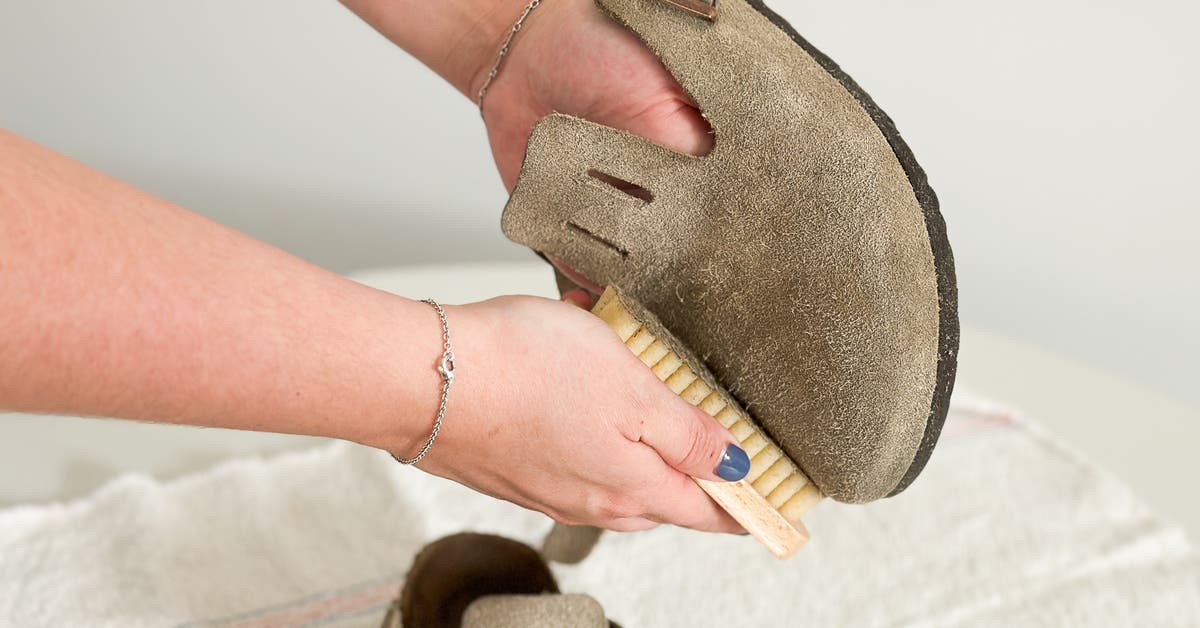 An application scenario or product detail of how to clean leather suede shoes - Image 8