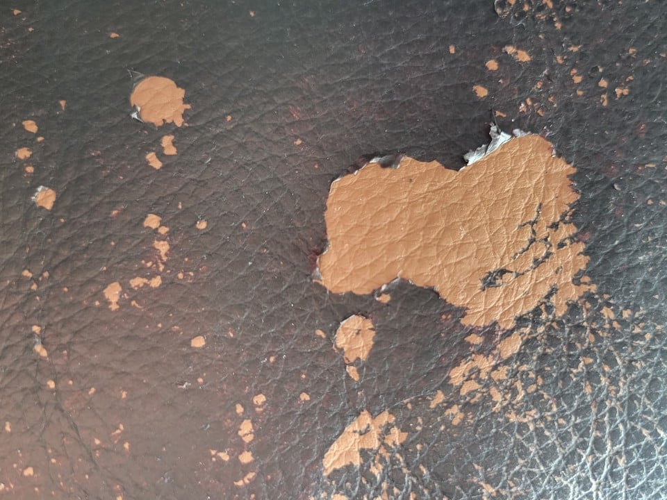 An application scenario or product detail of how to clean polyurethane leather - Image 12