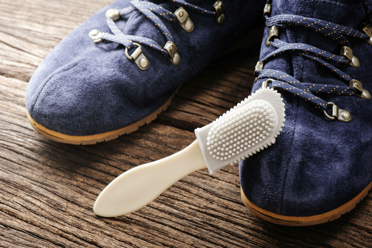 An application scenario or product detail of how to clean synthetic suede shoes - Image 15