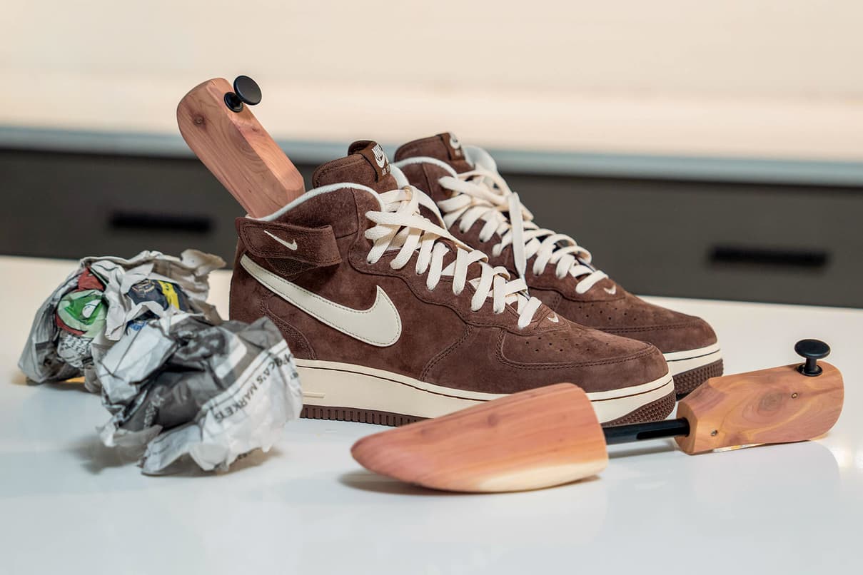 An application scenario or product detail of how to clean synthetic suede shoes - Image 20