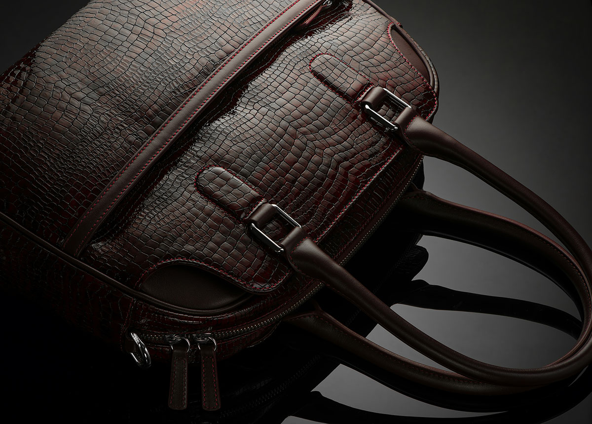 An application scenario or product detail of how to customize leather - Image 6