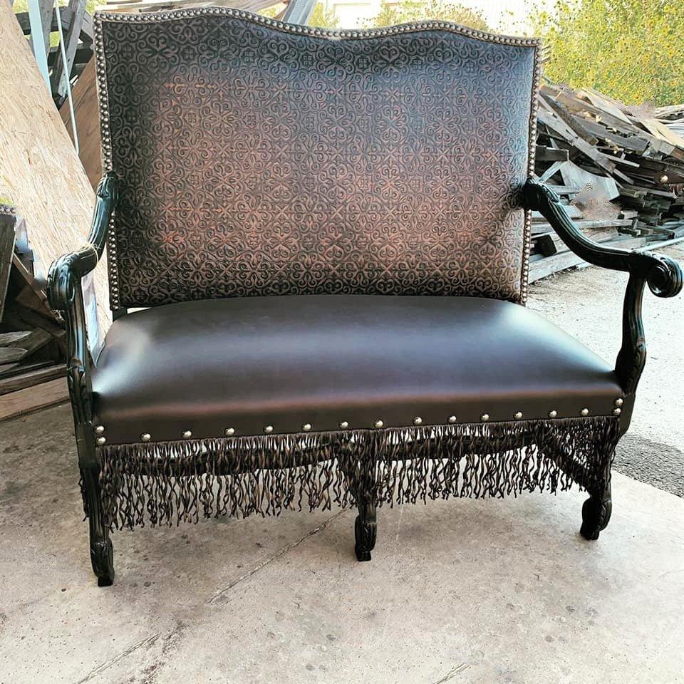An application scenario or product detail of leather and fabric settee - Image 17