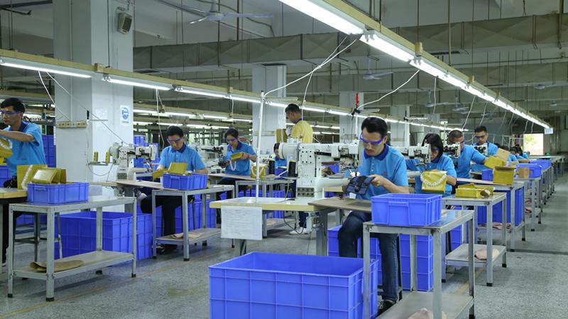 An application scenario or product detail of leather bag manufacturer - Image 18