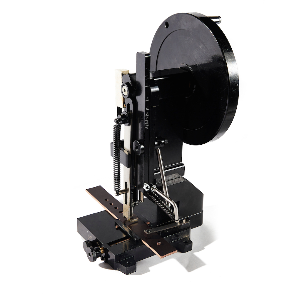 An application scenario or product detail of leather belt hole maker - Image 9