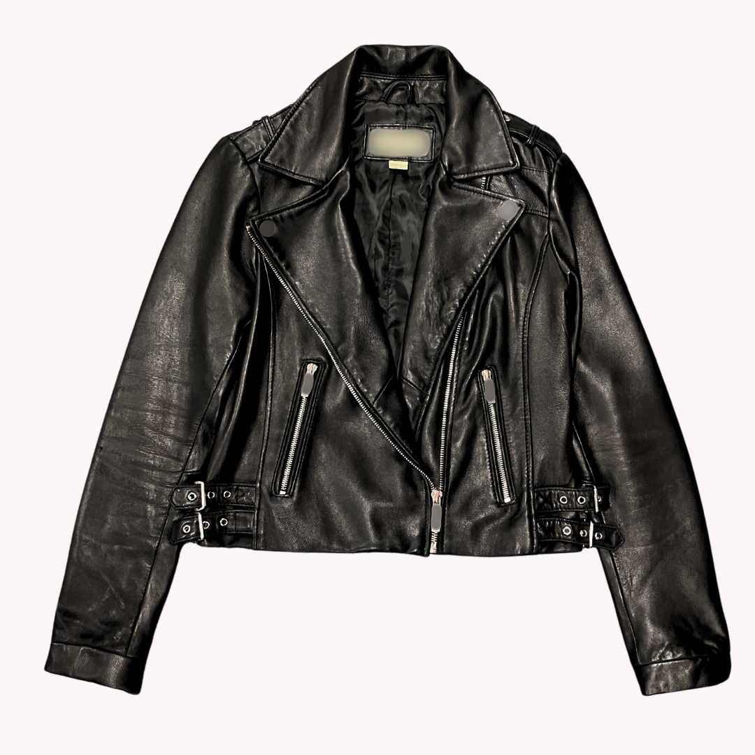 An application scenario or product detail of leather coat cleaning service - Image 7