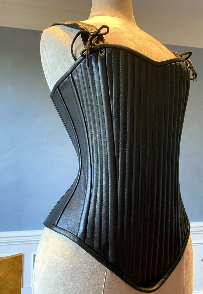 An application scenario or product detail of leather corset custom - Image 3