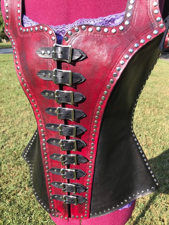 An application scenario or product detail of leather corset custom - Image 18
