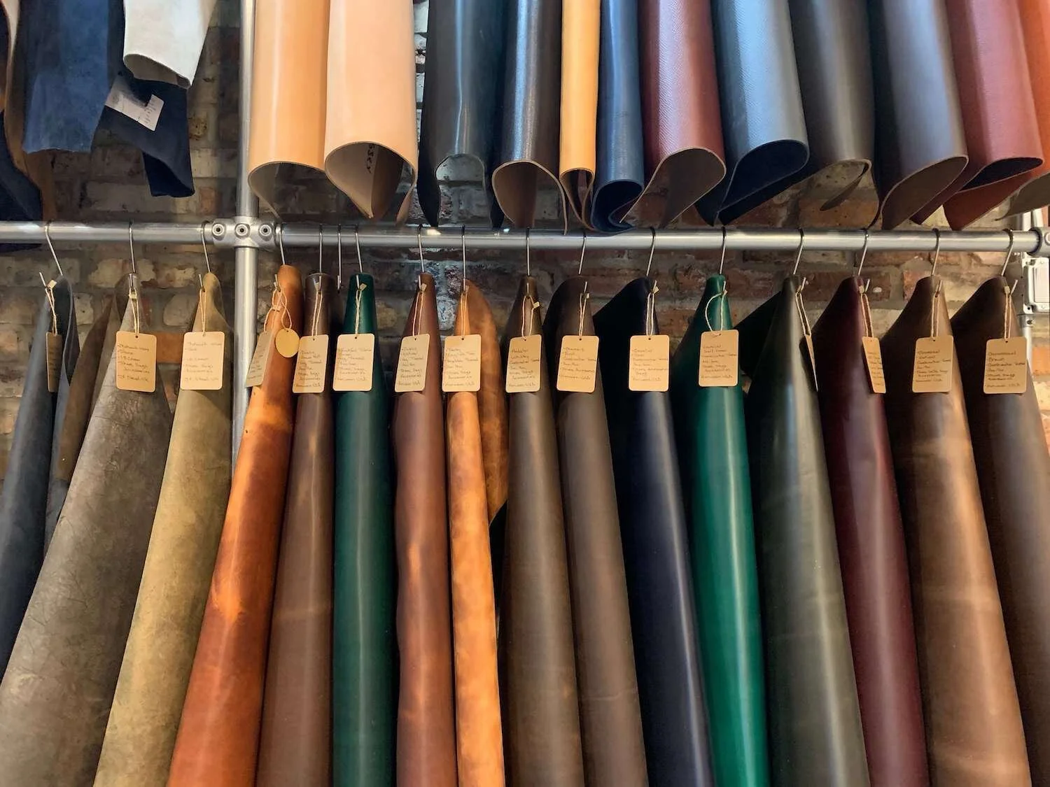 An application scenario or product detail of leather distributors - Image 10