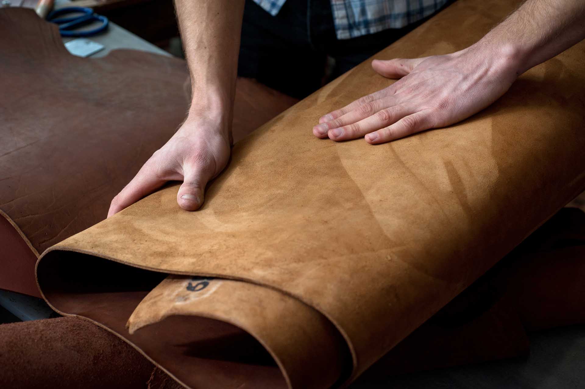 An application scenario or product detail of leather distributors - Image 16