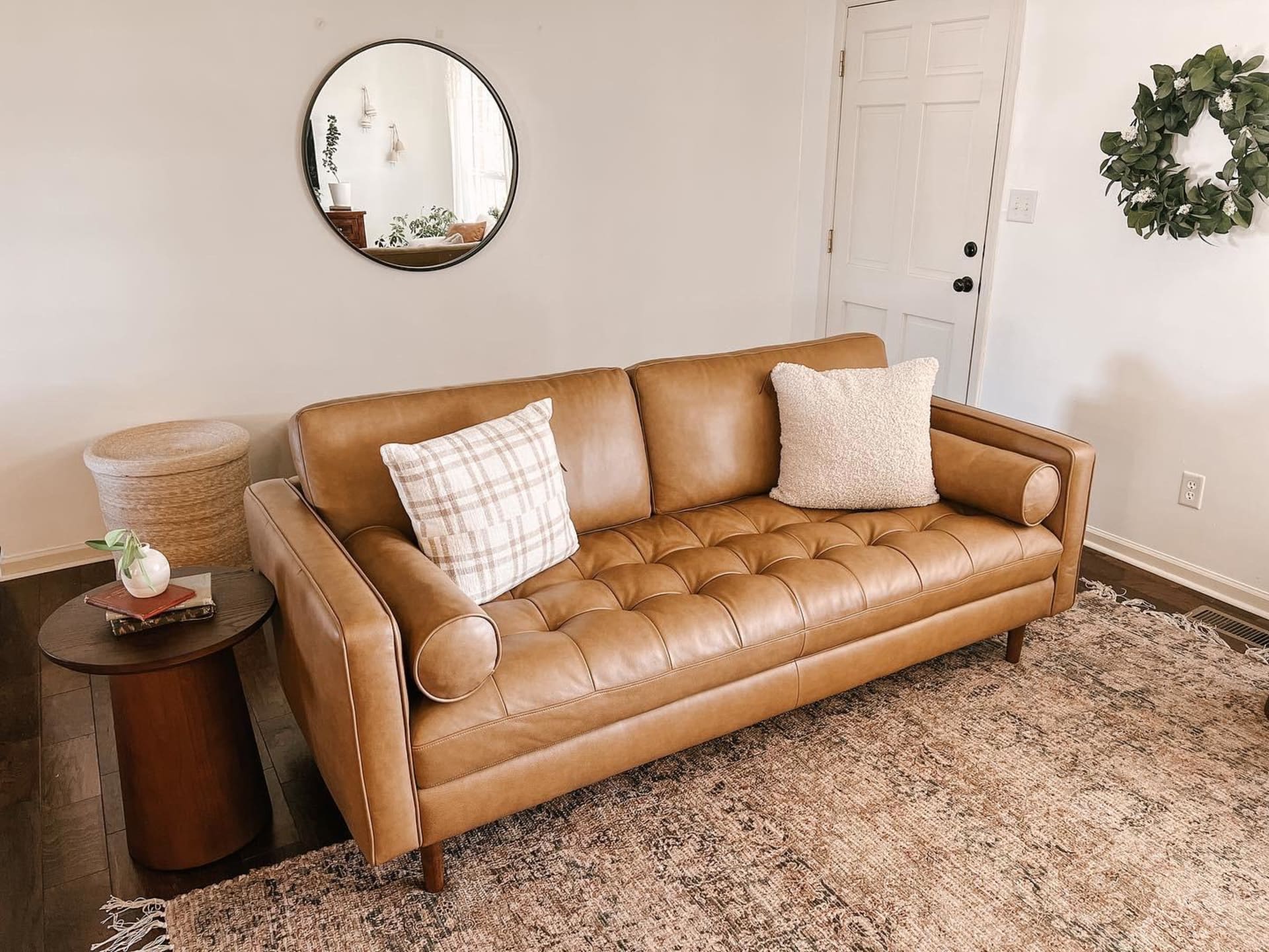 An application scenario or product detail of leather furniture vs fabric - Image 16