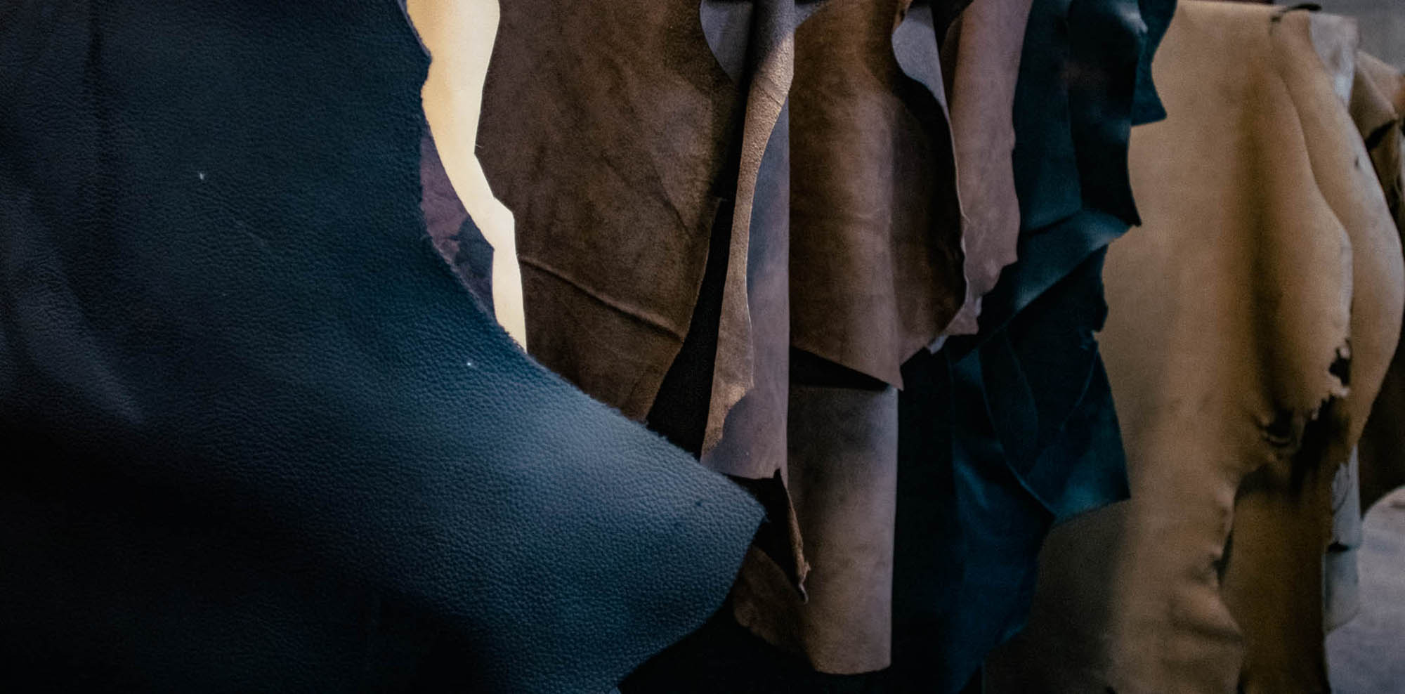 An application scenario or product detail of leather grading - Image 19