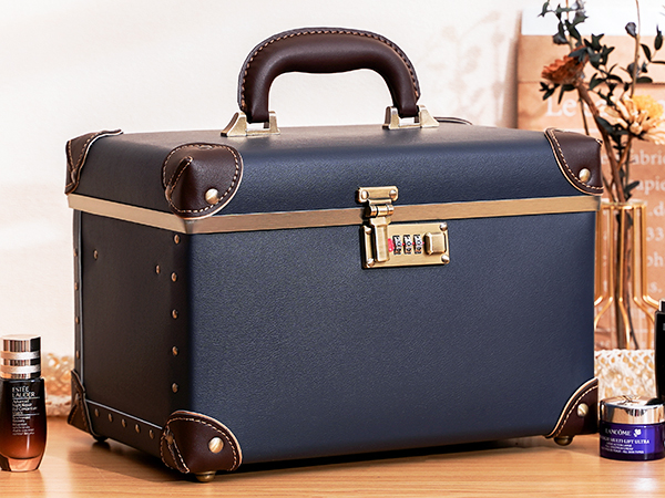An application scenario or product detail of leather make up case - Image 15