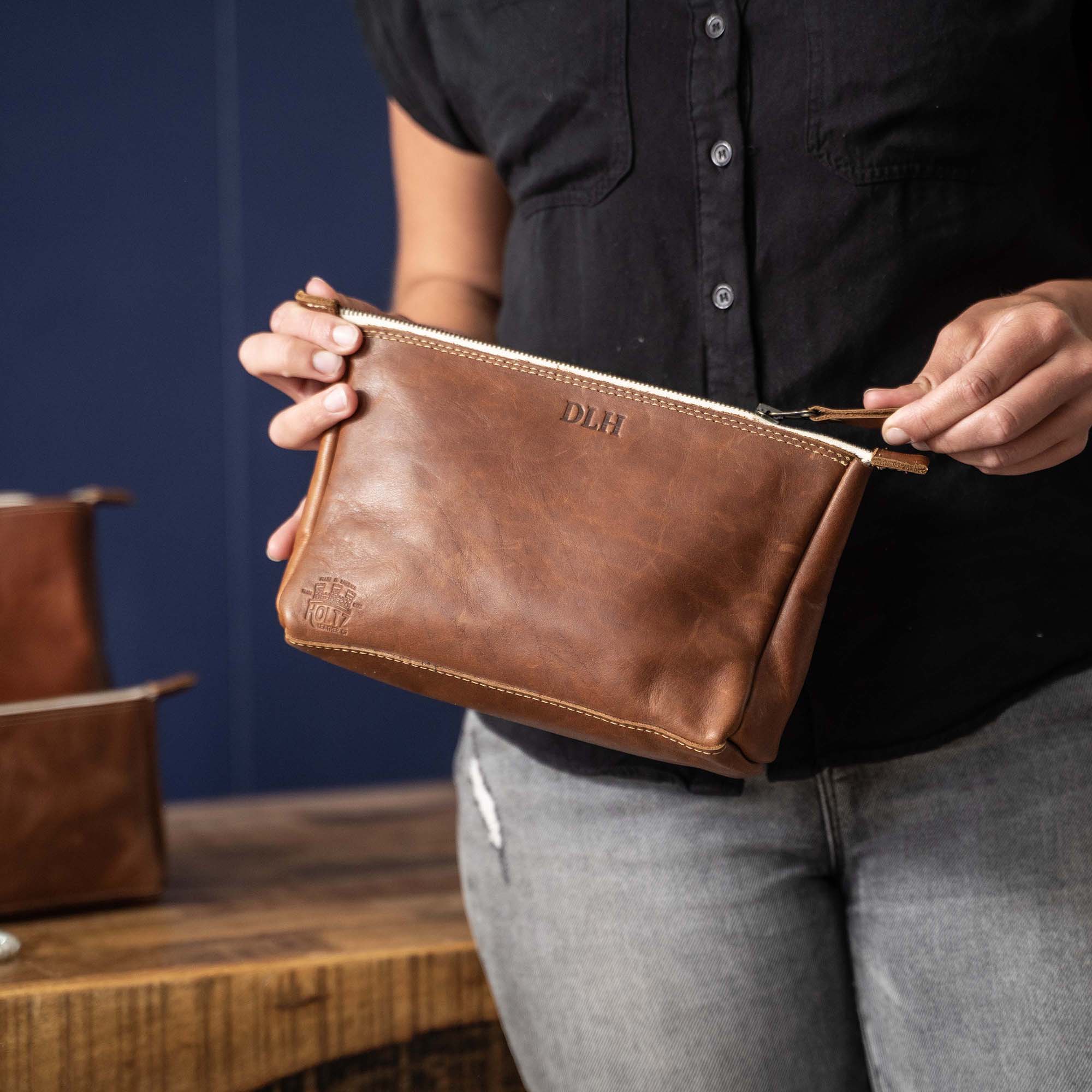 An application scenario or product detail of leather make up pouch - Image 16