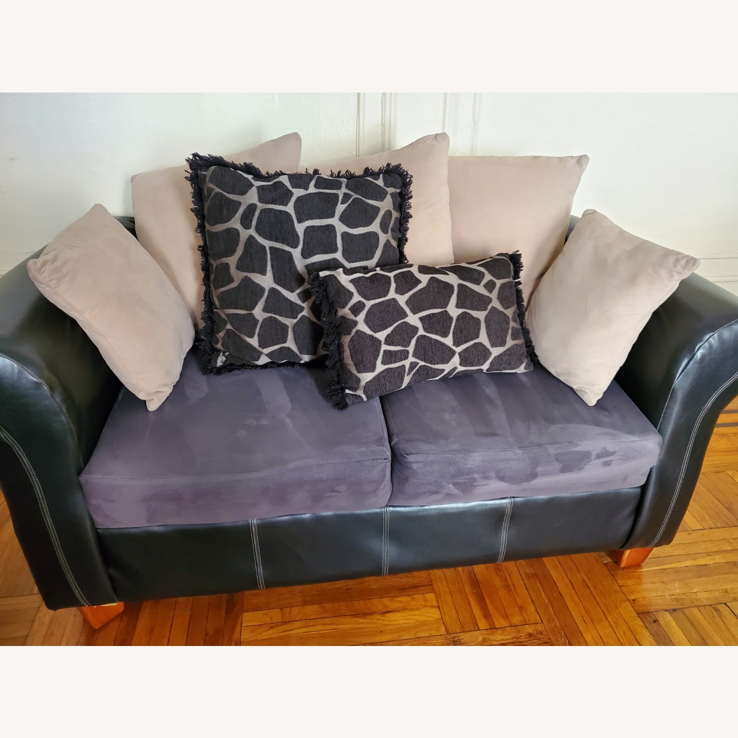 An application scenario or product detail of leather microsuede sofa - Image 14