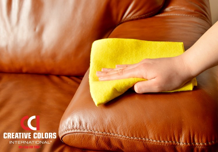An application scenario or product detail of leather or microfiber couch - Image 15