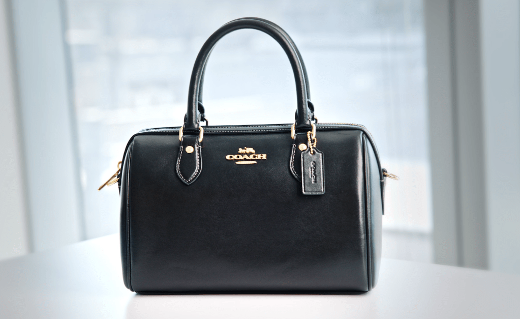 An application scenario or product detail of leather purse company - Image 10
