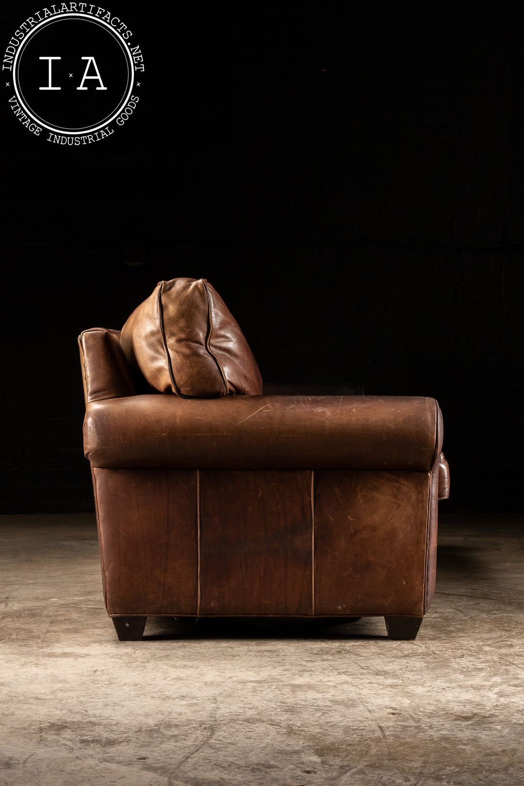 An application scenario or product detail of leather sofa factory outlet - Image 21