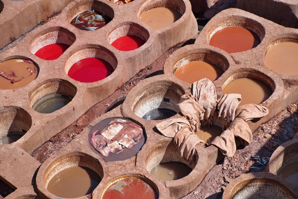 An application scenario or product detail of leather tanning solution - Image 9